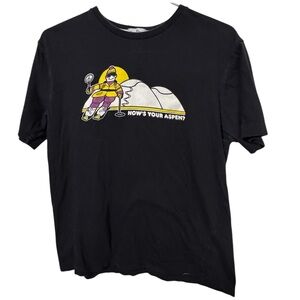 High End Mark Ecko “How’s Your Aspen” Ski Black Graphic T-Shirt Men’s N